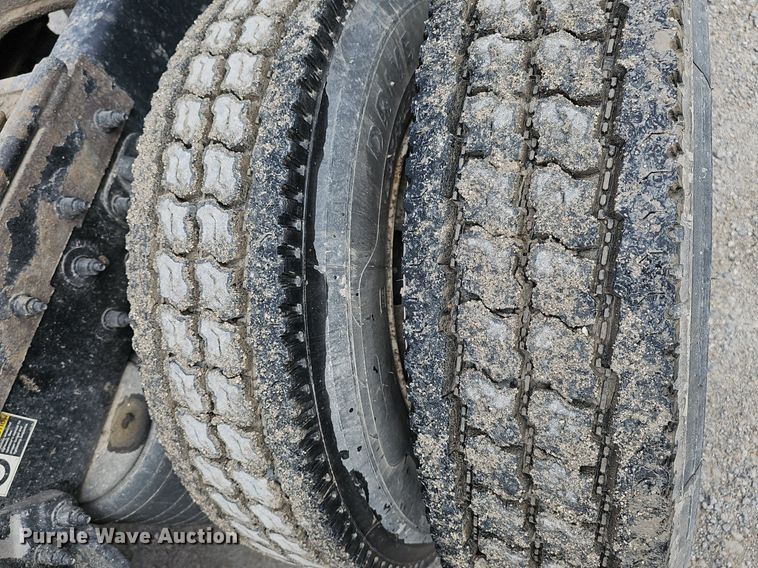 image for item DP0837 2009 Peterbilt 386 semi truck