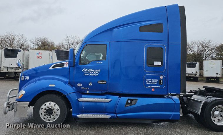 image for item DP0841 2014 Kenworth T680 semi truck