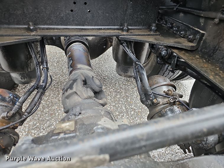 image for item DP0841 2014 Kenworth T680 semi truck