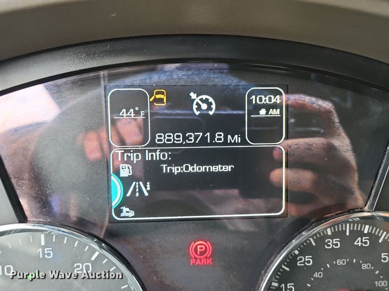 image for item DP0841 2014 Kenworth T680 semi truck