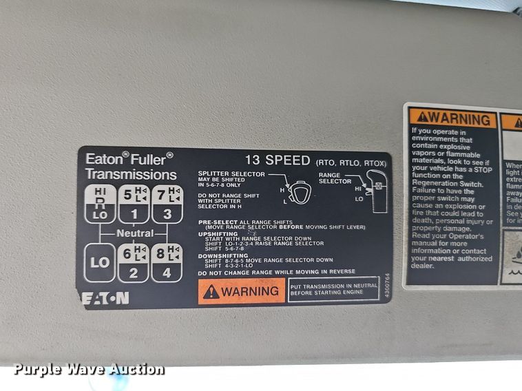 image for item DP0841 2014 Kenworth T680 semi truck