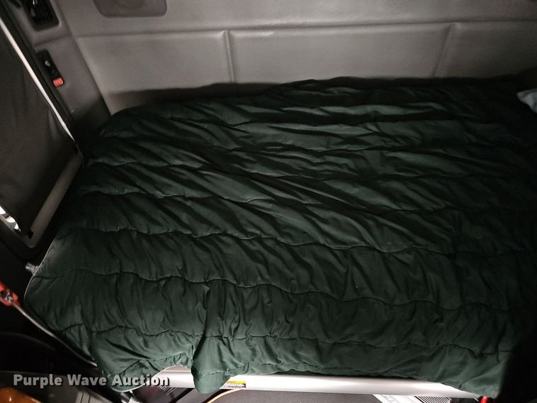 image for item DP0841 2014 Kenworth T680 semi truck