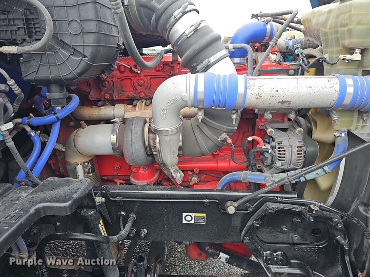 image for item DP0841 2014 Kenworth T680 semi truck