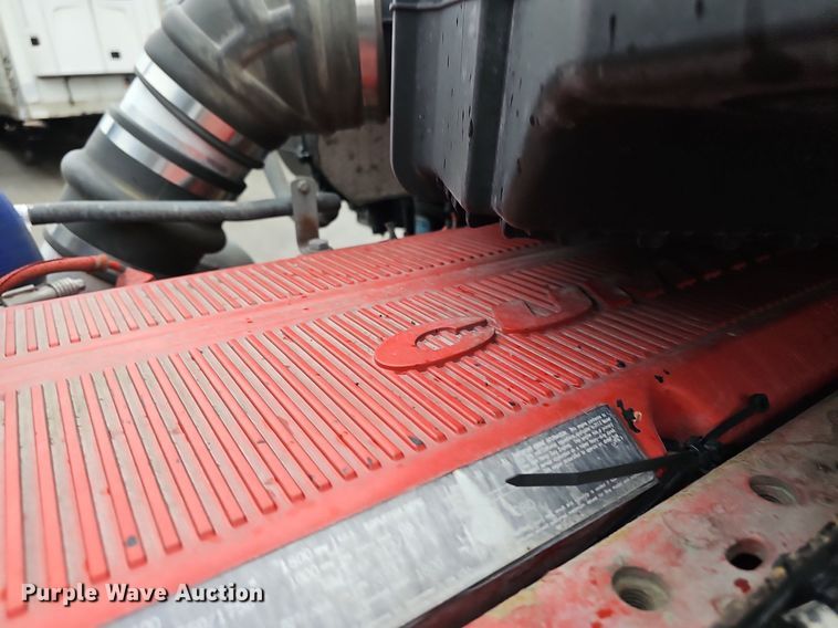 image for item DP0841 2014 Kenworth T680 semi truck