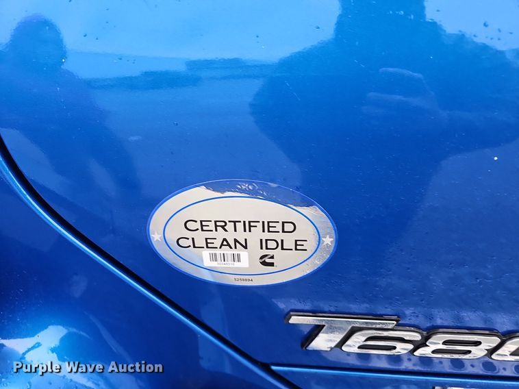 image for item DP0841 2014 Kenworth T680 semi truck