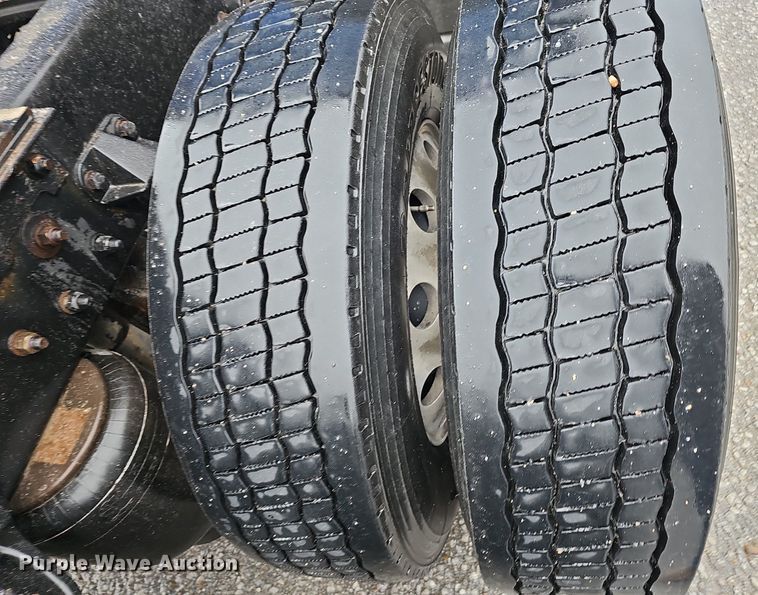 image for item DP0841 2014 Kenworth T680 semi truck