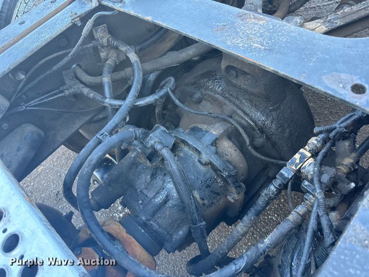 image for item DQ0745 2004 Kenworth  T800 semi truck