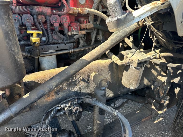 image for item DQ0745 2004 Kenworth  T800 semi truck