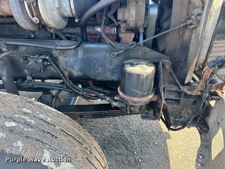 image for item DQ0745 2004 Kenworth  T800 semi truck