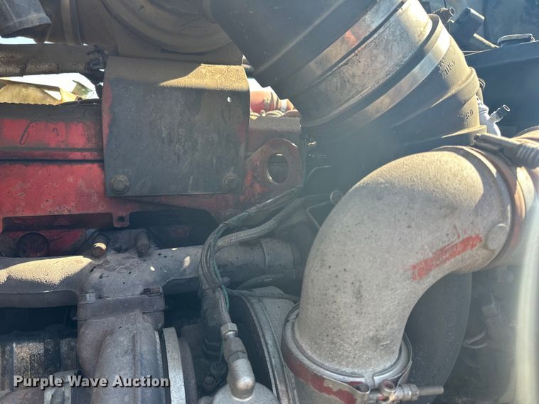 image for item DQ0745 2004 Kenworth  T800 semi truck