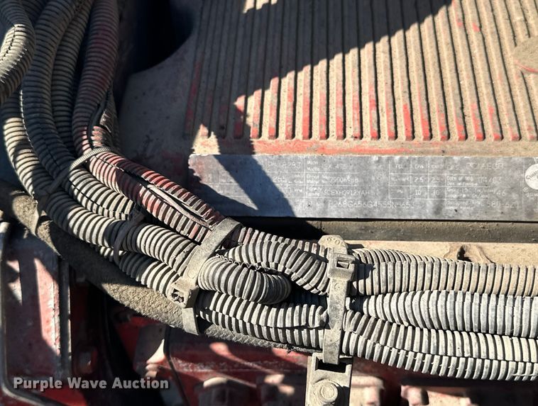 image for item DQ0745 2004 Kenworth  T800 semi truck