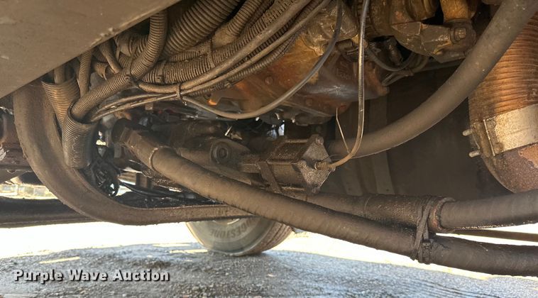 image for item DQ0745 2004 Kenworth  T800 semi truck