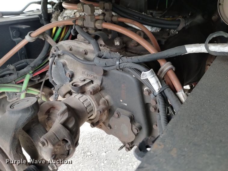 image for item DQ6053 2016 Freightliner Cascadia semi truck