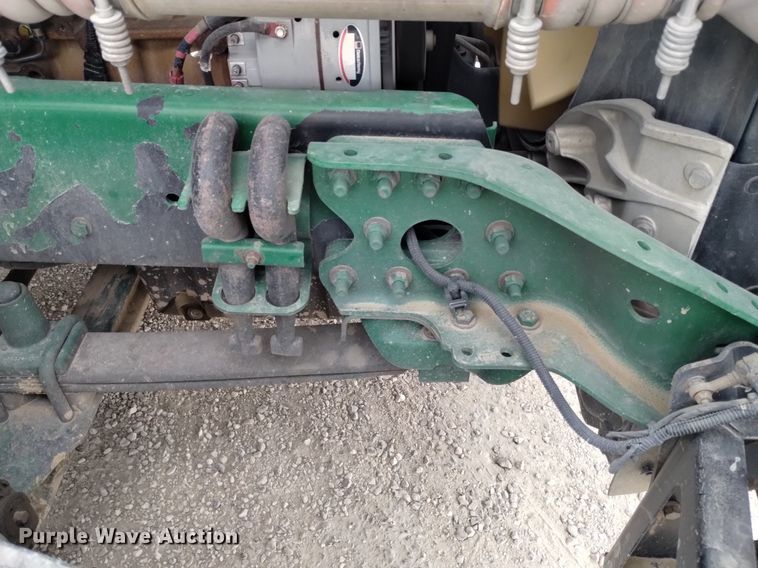 image for item DQ6054 2014 Freightliner Cascadia semi truck