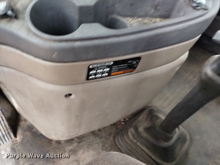 image for item DQ6055 2014 Freightliner Cascadia semi truck