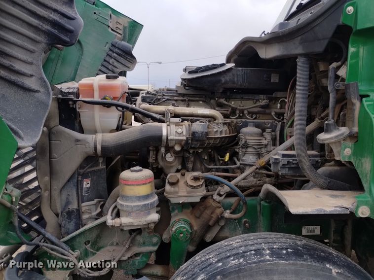 image for item DQ6055 2014 Freightliner Cascadia semi truck