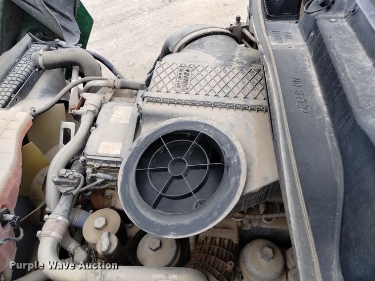 image for item DQ6055 2014 Freightliner Cascadia semi truck