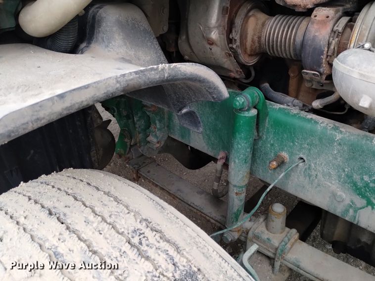 image for item DQ6055 2014 Freightliner Cascadia semi truck