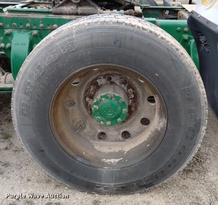 image for item DQ6055 2014 Freightliner Cascadia semi truck