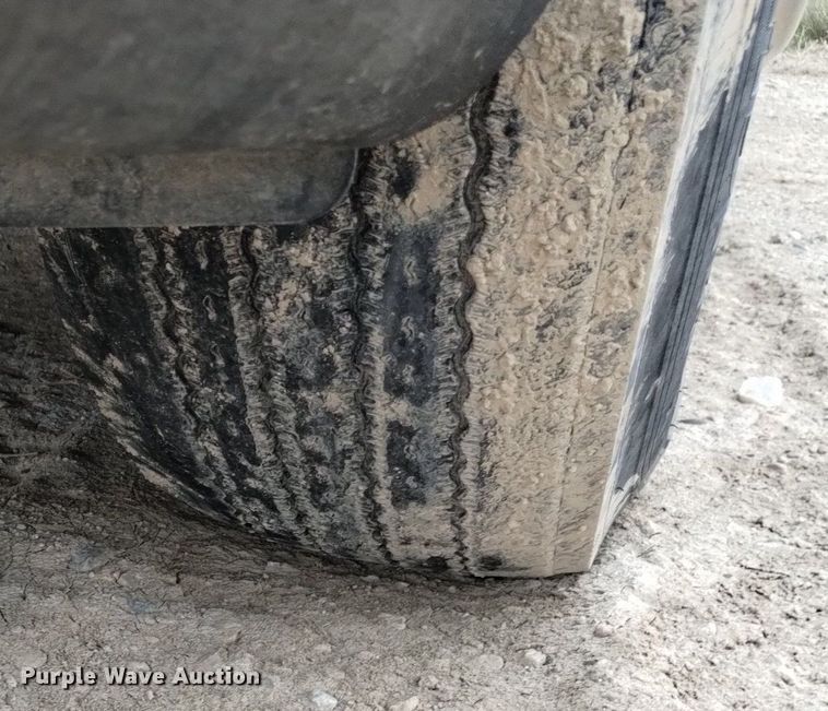 image for item DQ6055 2014 Freightliner Cascadia semi truck