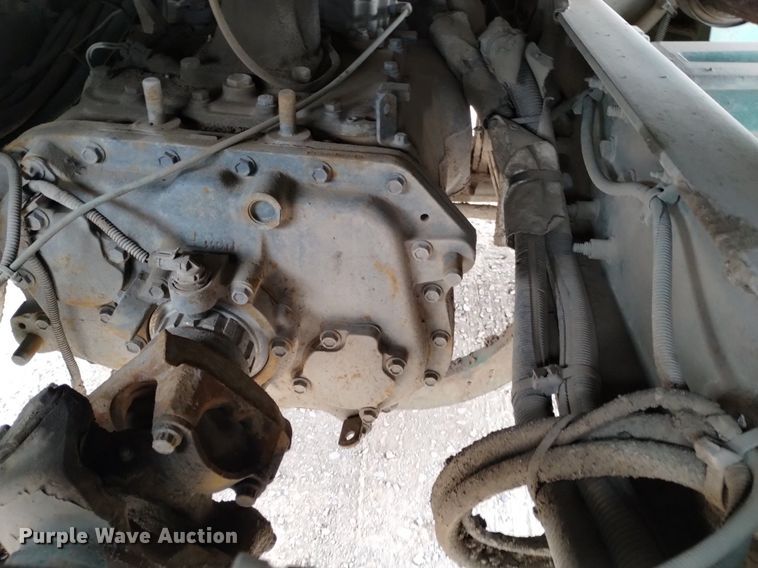 image for item DQ6056 2009 Peterbilt 386 semi truck