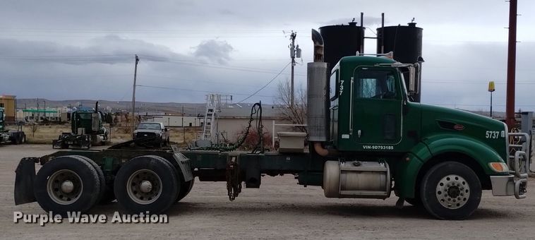image for item DQ6057 2009 Peterbilt  386 semi truck