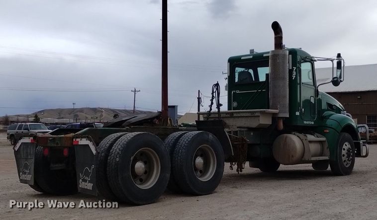 image for item DQ6057 2009 Peterbilt  386 semi truck