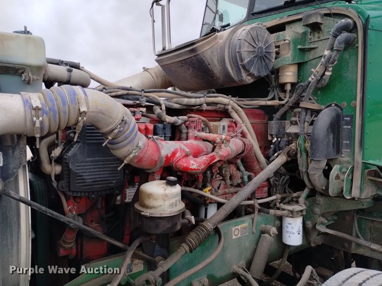 image for item DQ6057 2009 Peterbilt  386 semi truck