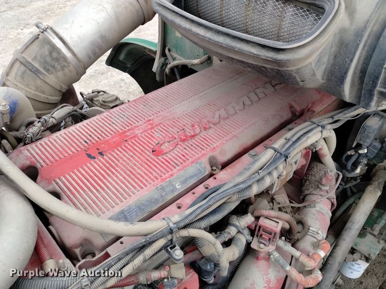 image for item DQ6057 2009 Peterbilt  386 semi truck