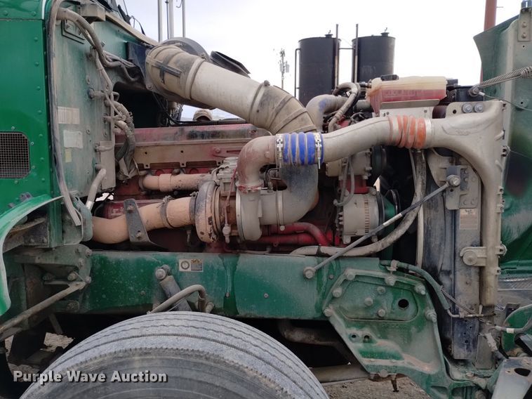 image for item DQ6057 2009 Peterbilt  386 semi truck