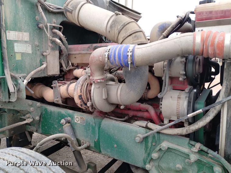 image for item DQ6057 2009 Peterbilt  386 semi truck