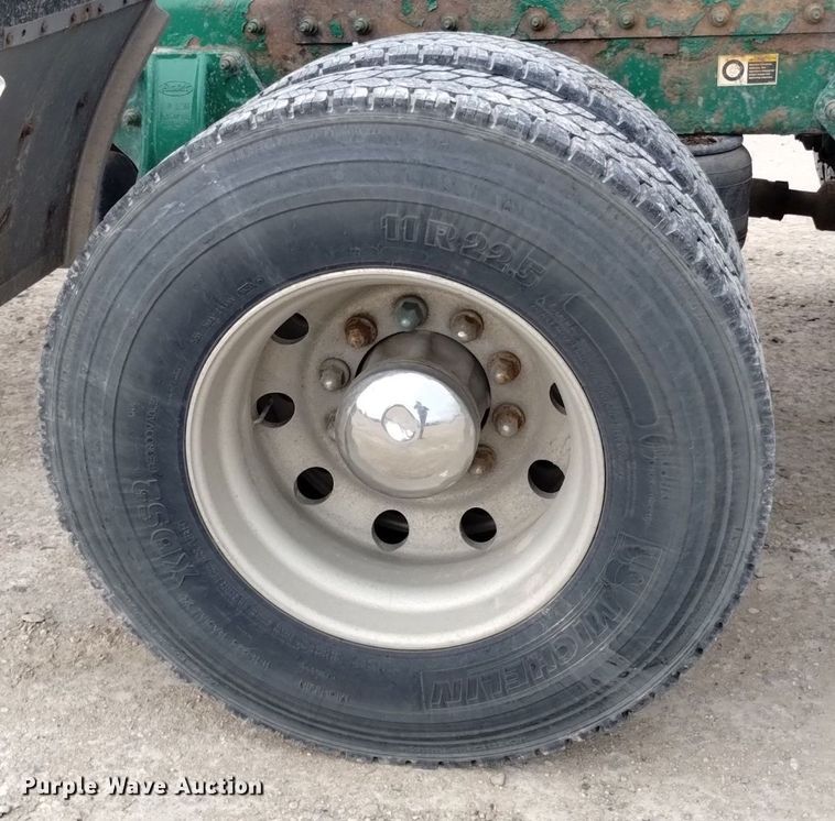 image for item DQ6057 2009 Peterbilt  386 semi truck