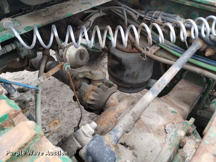 image for item DQ6058 2015 Freightliner Cascadia semi truck