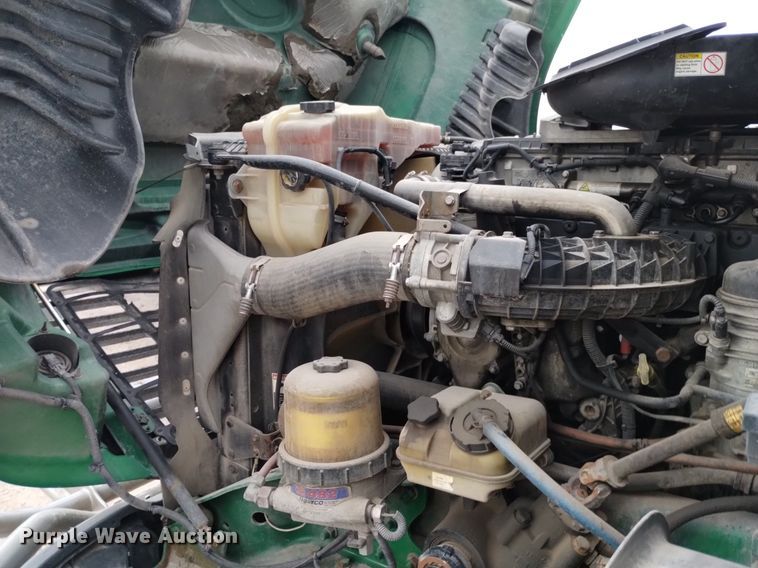 image for item DQ6058 2015 Freightliner Cascadia semi truck