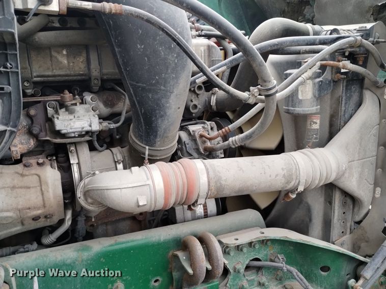 image for item DQ6058 2015 Freightliner Cascadia semi truck