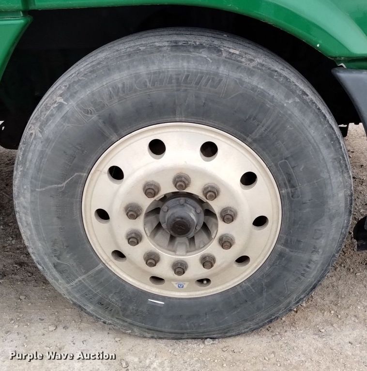 image for item DQ6058 2015 Freightliner Cascadia semi truck