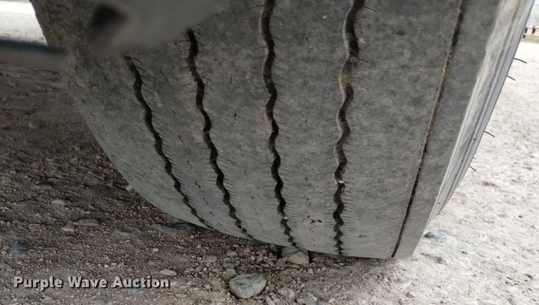 image for item DQ6058 2015 Freightliner Cascadia semi truck