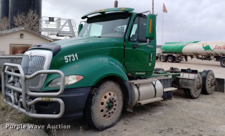 image for item DQ6059 2009 International Prostar semi truck