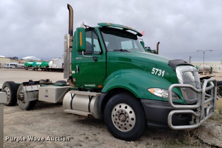 image for item DQ6059 2009 International Prostar semi truck