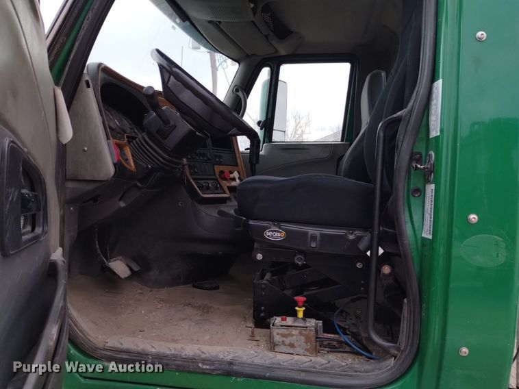 image for item DQ6059 2009 International Prostar semi truck