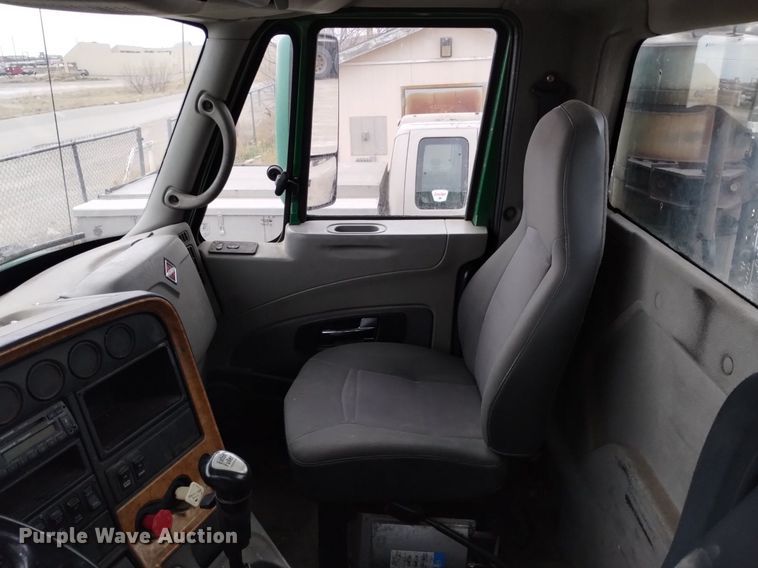 image for item DQ6059 2009 International Prostar semi truck