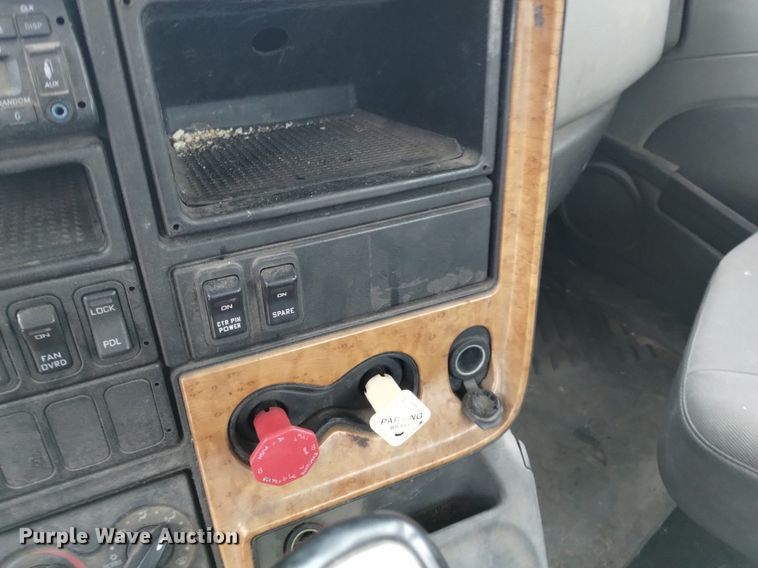 image for item DQ6059 2009 International Prostar semi truck