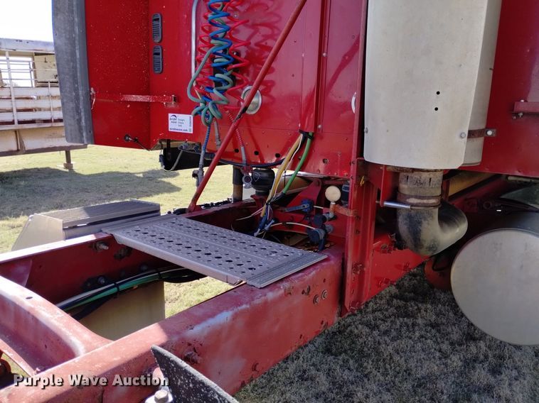 image for item DQ6066 2004 Freightliner  Columbia  semi truck