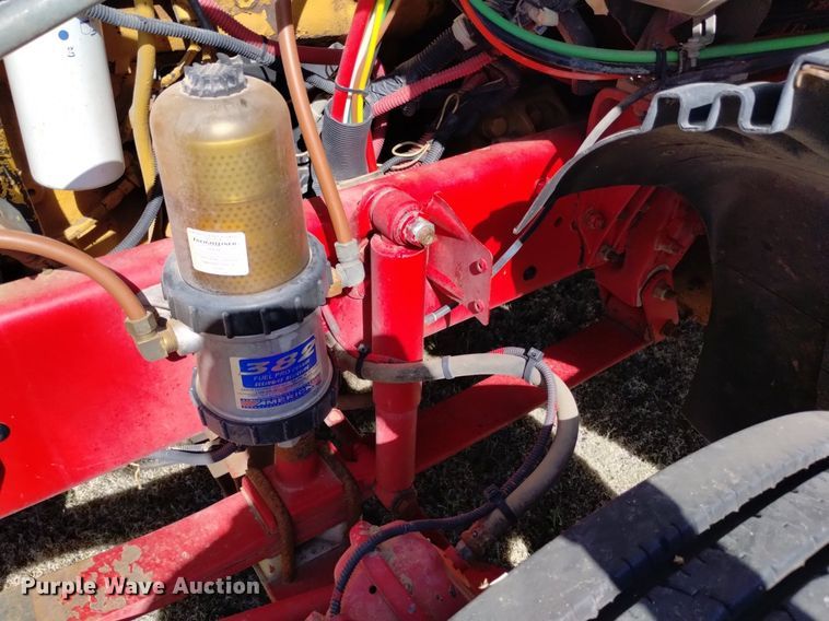 image for item DQ6066 2004 Freightliner  Columbia  semi truck