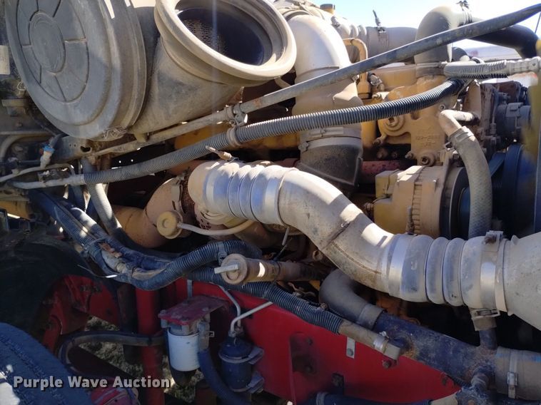 image for item DQ6066 2004 Freightliner  Columbia  semi truck