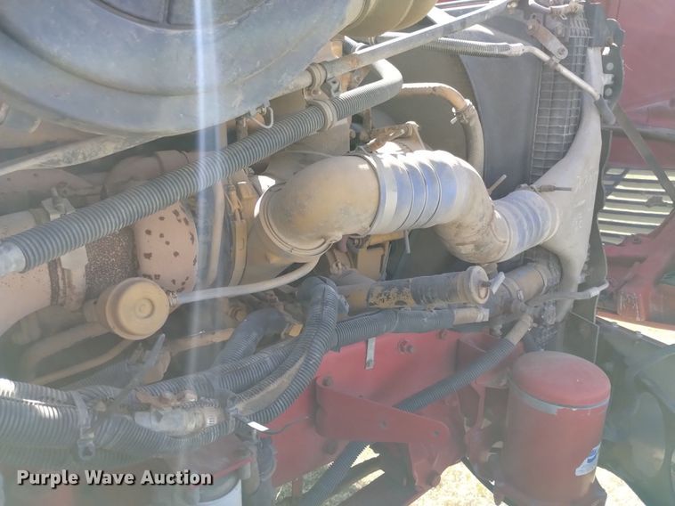 image for item DQ6066 2004 Freightliner  Columbia  semi truck