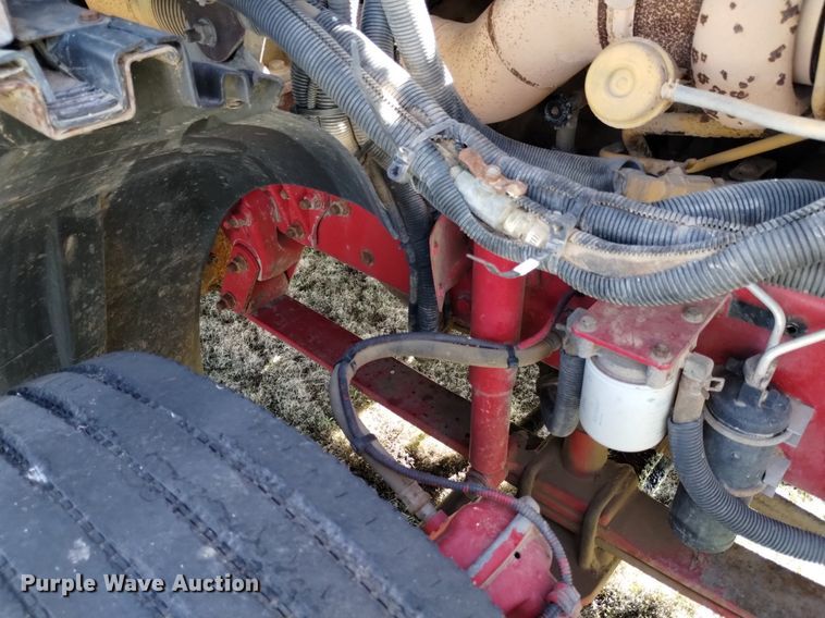 image for item DQ6066 2004 Freightliner  Columbia  semi truck