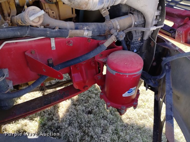 image for item DQ6066 2004 Freightliner  Columbia  semi truck