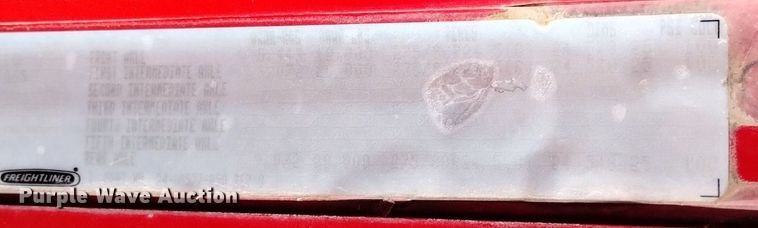image for item DQ6066 2004 Freightliner  Columbia  semi truck