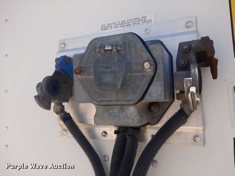 image for item DQ6989 2018 Utility Trailer  VS2DX dry van trailer